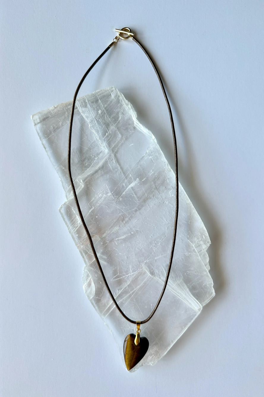Ardene – Tiger Eye Heart Pendant Leather Cord Necklace